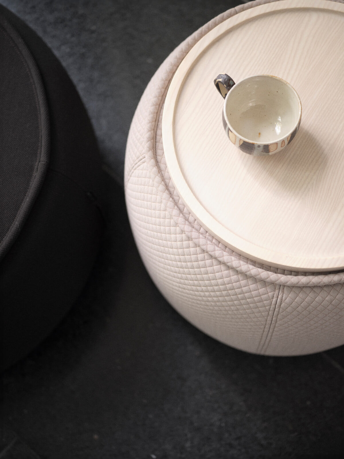 Softline Conga Tablett als Sofa-Zubehör, praktisches Design-Tablett für Armlehne, Wohnaccessoire für modernes Wohnen