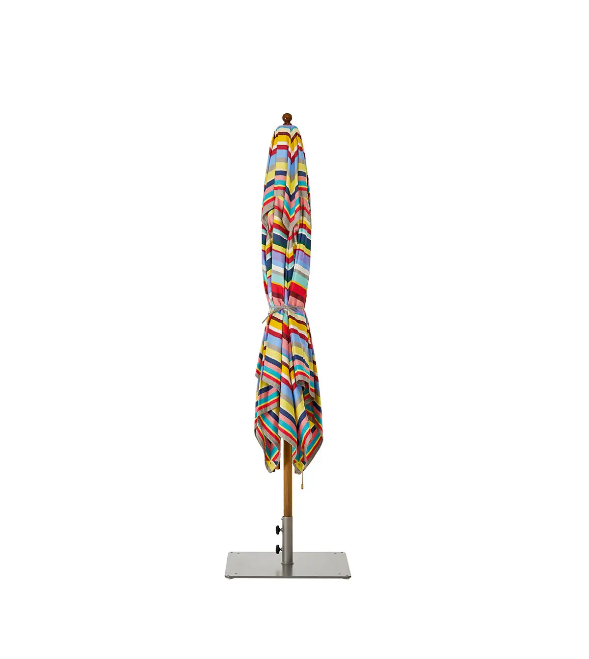 Geschlossener Weishäupl Teakschirm 300 x 300 cm mit markanter Multicolor-Bespannung und hochwertigem Teakmast