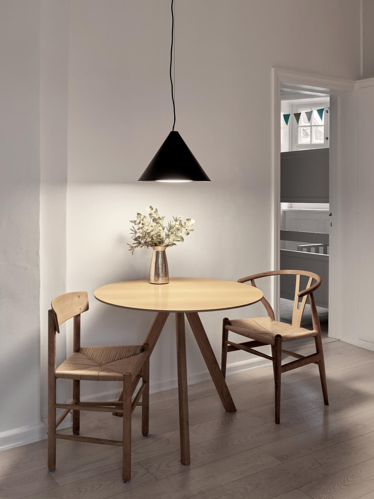 Louis Poulsen Keglen Pendelleuchte, minimalistische Deckenleuchte für stilvolle und warme Beleuchtung.