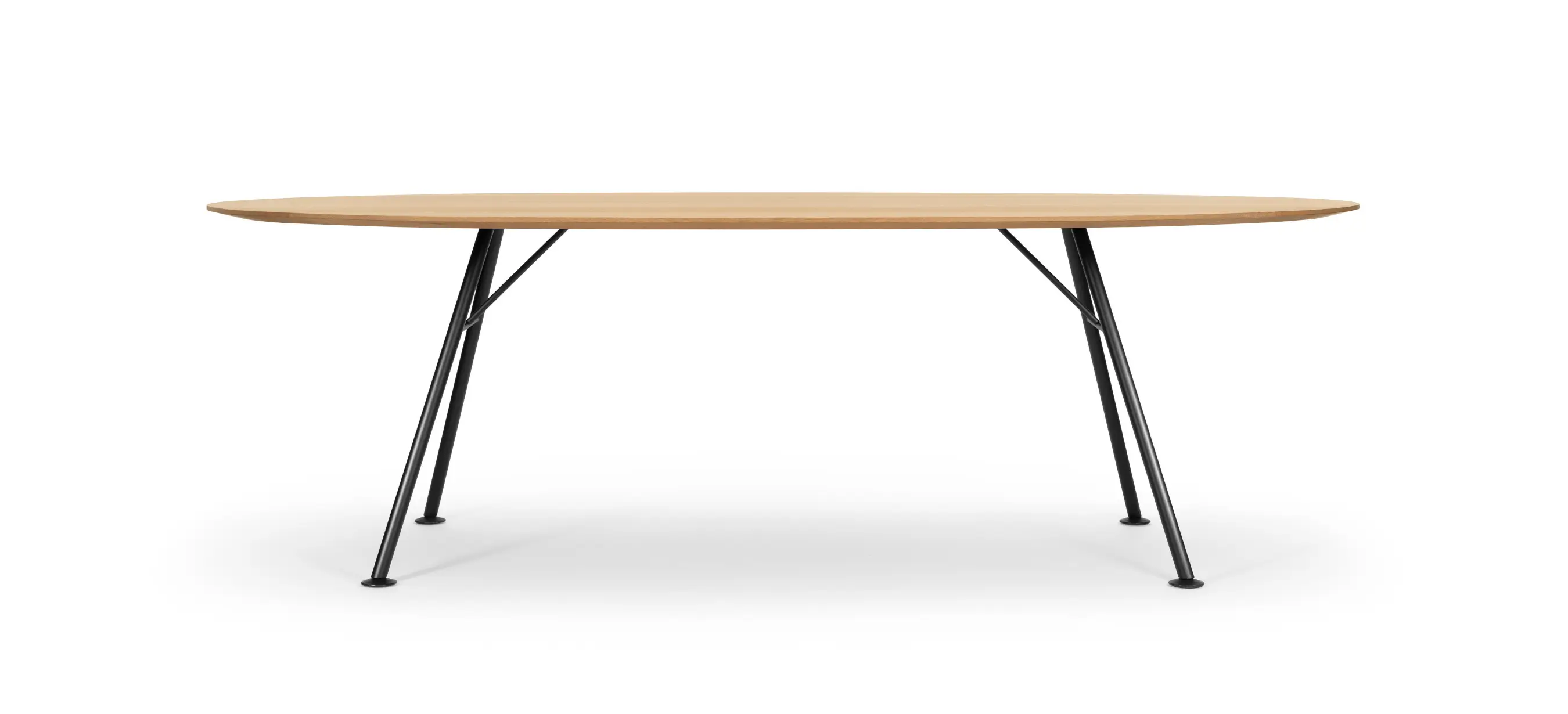 Girsberger Akio Steel ovaler Esstisch mit Massivholzplatte und Stahlgestell für Esszimmer, Besprechungsräume und moderne Wohnbereiche.