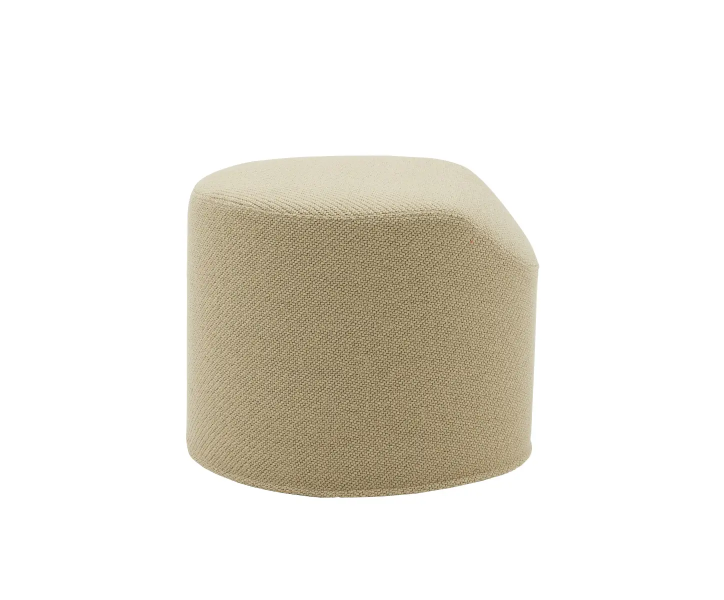 Softline Coral Hocker in Beige aus seitlicher Perspektive mit abgerundeter Sitzfläche, weichen Konturen und strukturierter Stoffoberfläche.