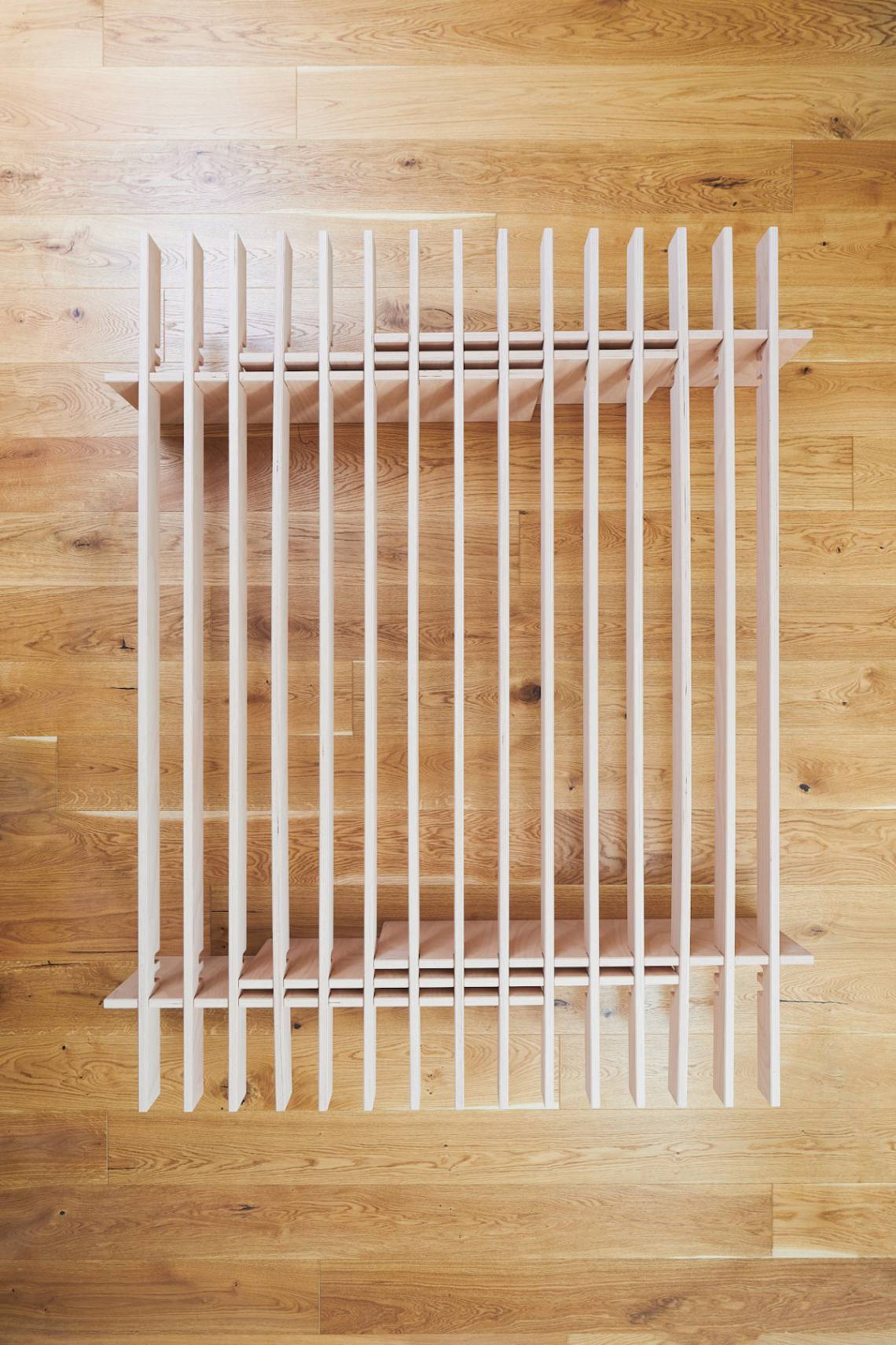 Tojo Parallel Bett mit einfachem Steckprinzip, moderne Optik und stabile Holzqualität