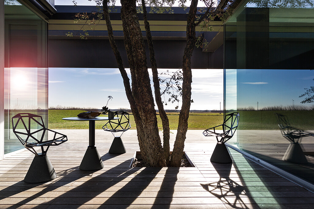 Moderner Magis Chair_One mit stabilem Zementsockel, minimalistisches Design, ideal für Esszimmer oder Office