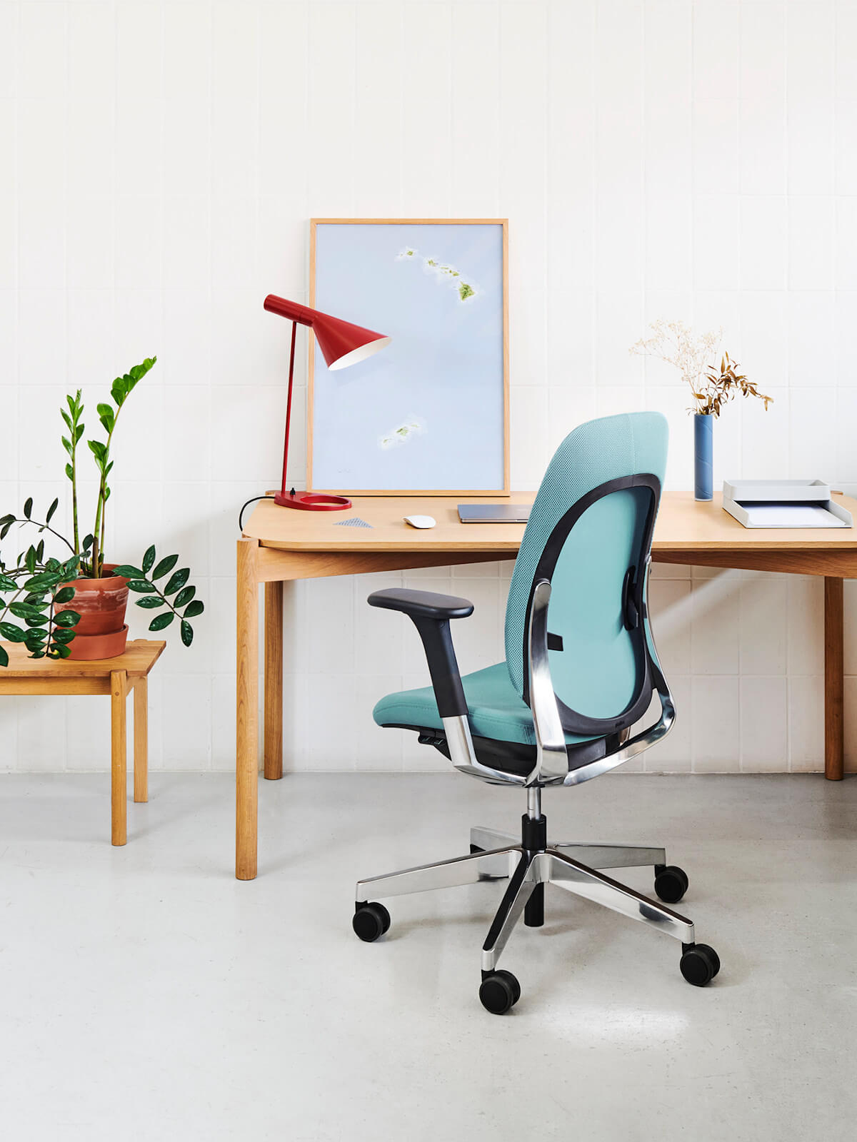 Moderner Giroflex 40-4049 Bürostuhl, Netzrücken, ergonomische Sitzform, ideal fürs Homeoffice