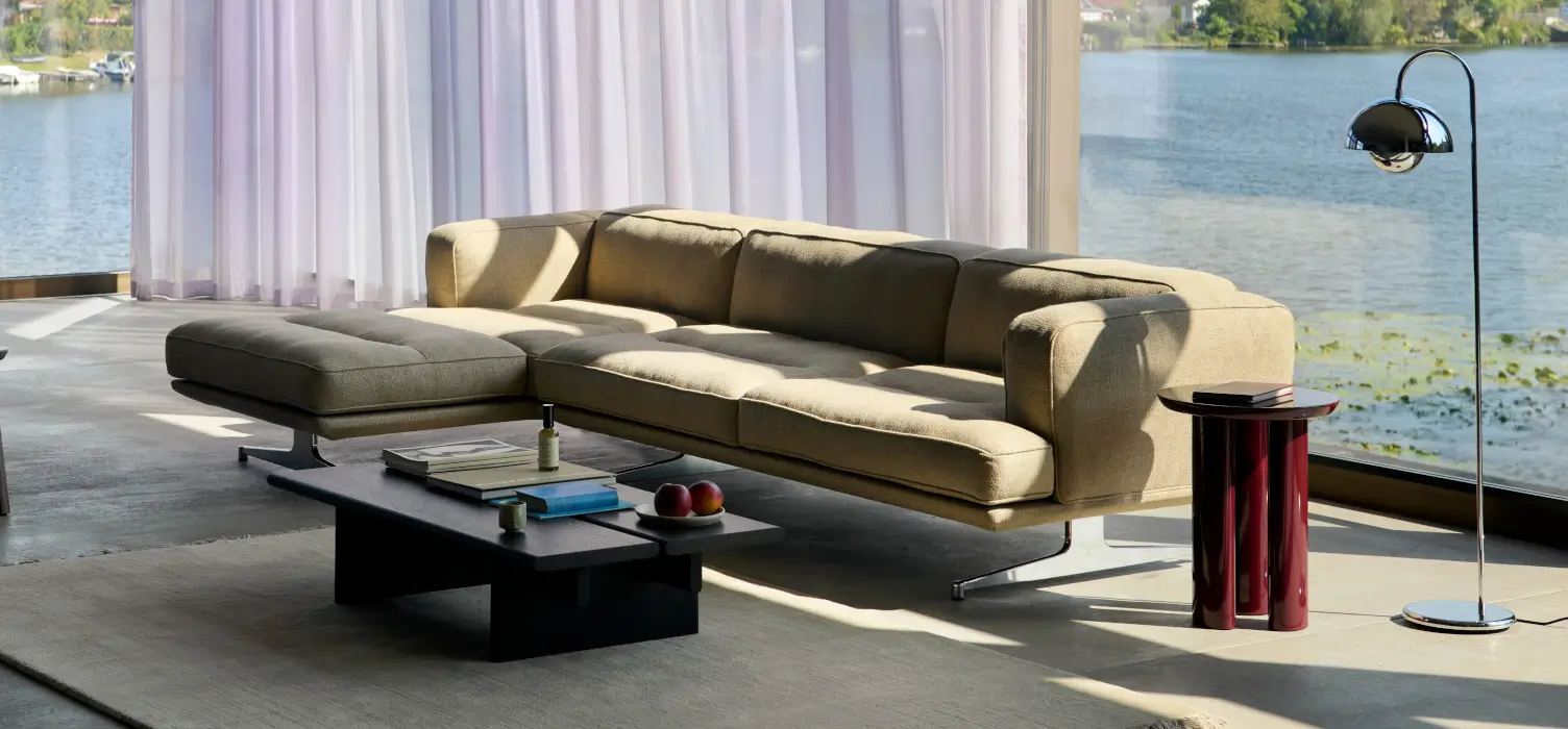 sofa-stehleuchte-20-qm-wohnzimmer.webp?width=3000