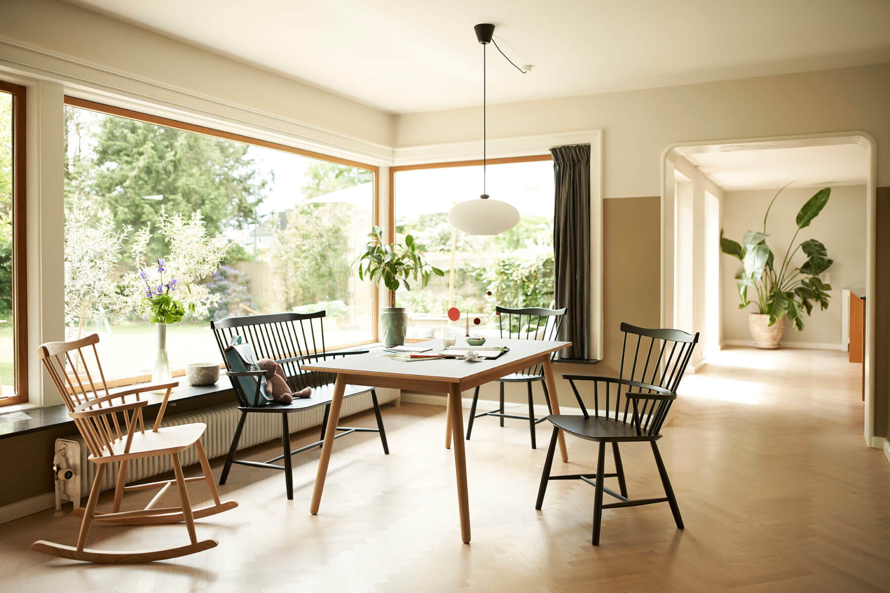 Zeitloser FDB Møbler J52G Schaukelstuhl, hochwertiges Holz, gemütlich im Wohnzimmer oder Wintergarten