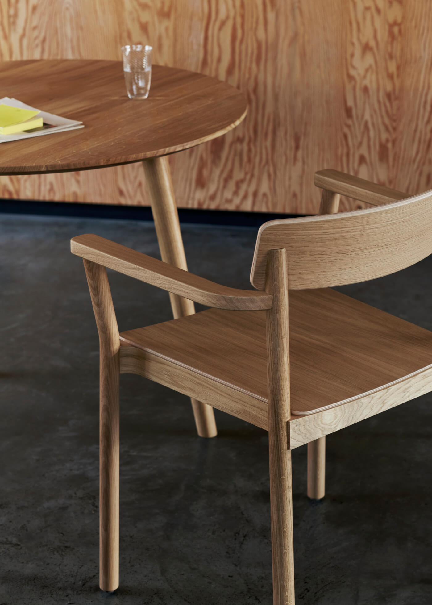 &Tradition Betty TK10 Armlehnstuhl, elegant und bequem, perfekt im Esszimmer oder Wohnzimmer – zeitloses dänisches Design