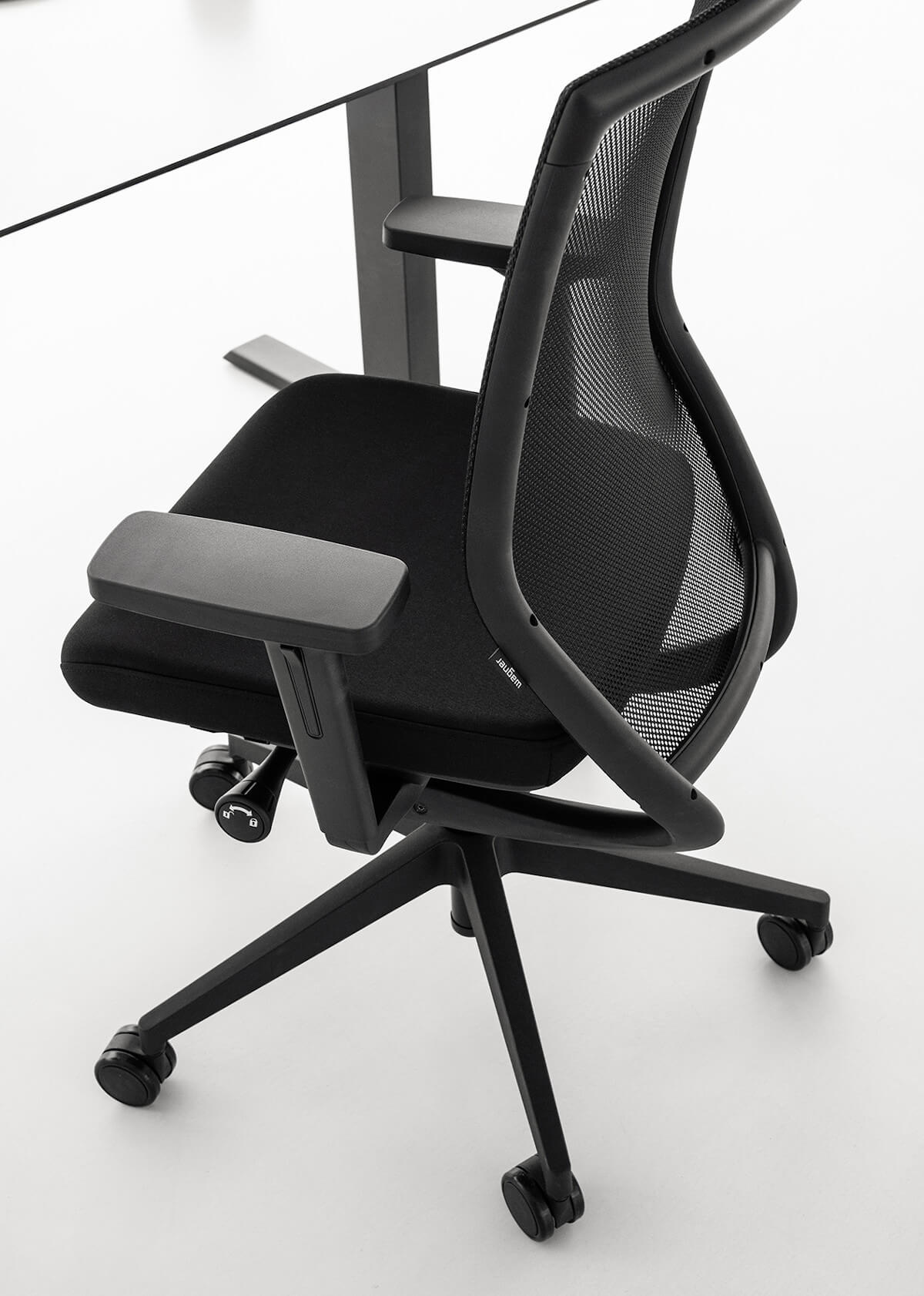 Wagner Titan Green Bürostuhl mit ergonomischer Rückenlehne, atmungsaktivem Mesh und flexibler Sitzdynamik
