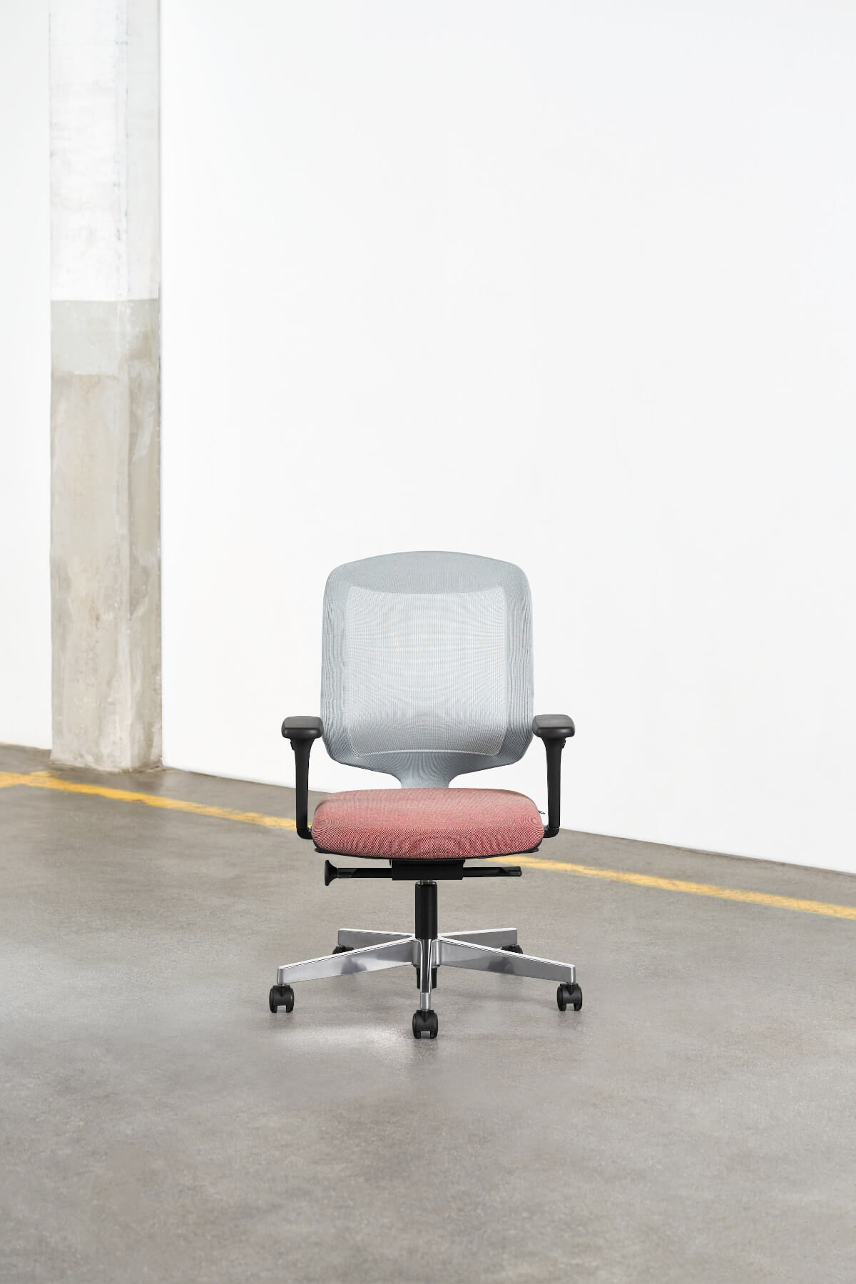 Giroflex 434-3019 Bürostuhl mit ergonomischem Netzrücken, stabile Basis, flexibel einstellbar fürs Büro