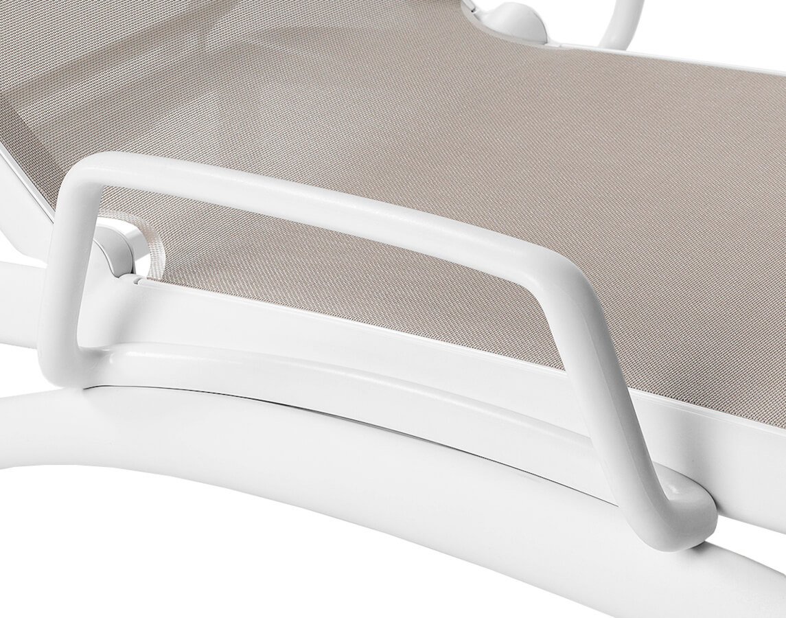 Nardi Atlantico Armlehne – Modernes Outdoor-Design Nardi Atlantico Armlehne im modernen Outdoor-Bereich, langlebig, wetterfest und stilvolles italienisches Design