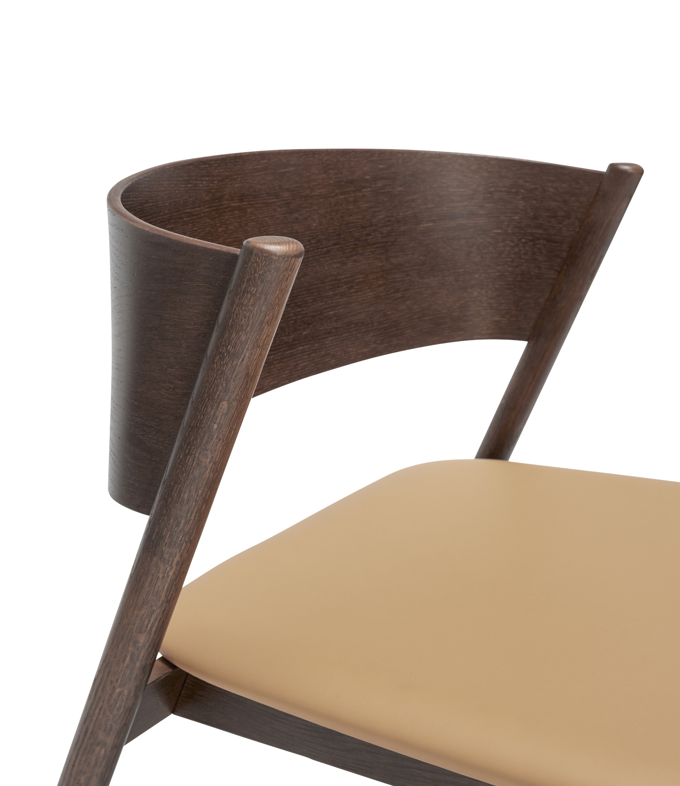 Hübsch Interior Oblique Loungestuhl Eichenholz Dunkelbraun mit Sitzpolster