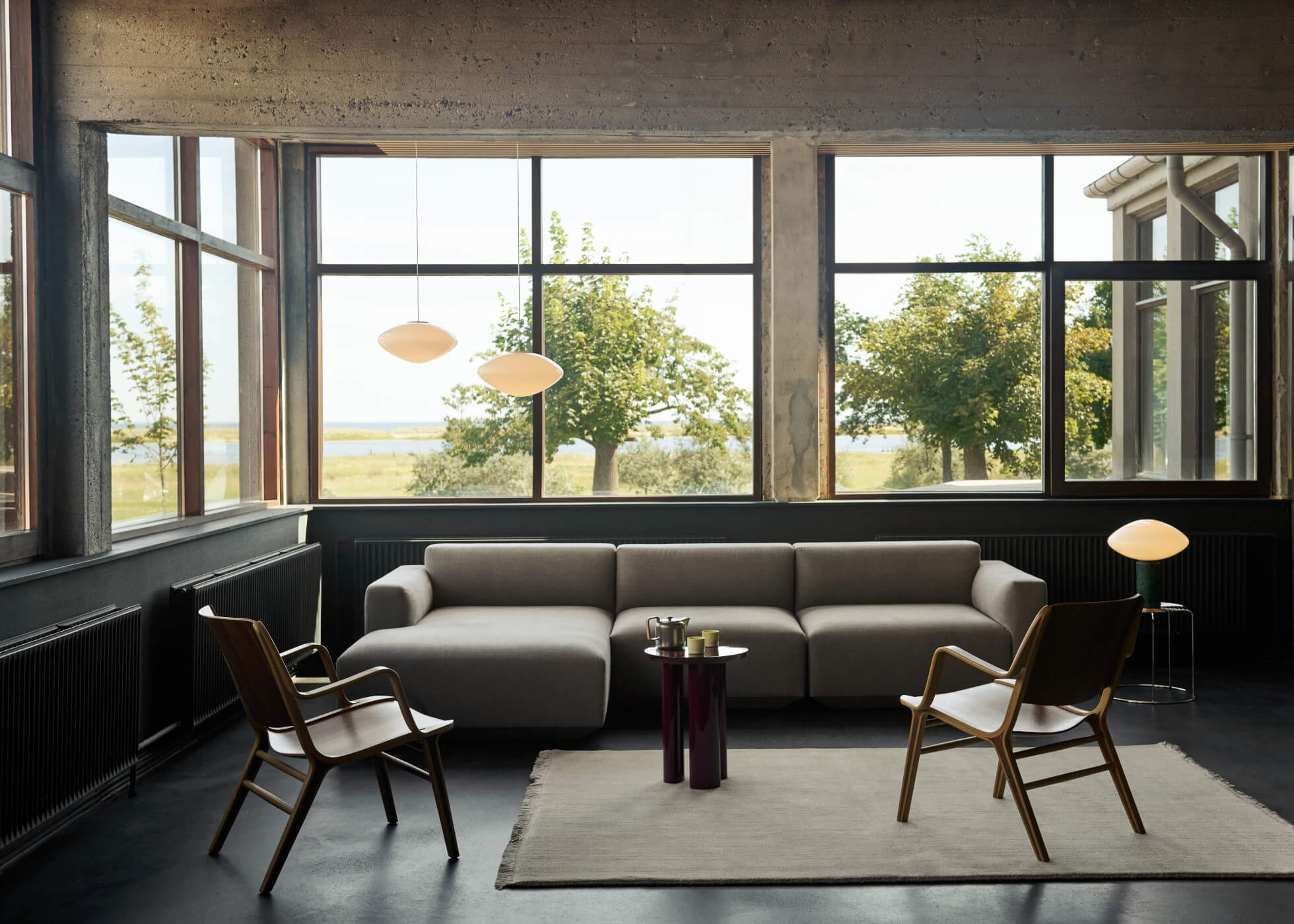 &Tradition AX HM11 Sessel im modernen Wohnzimmer, elegant, komfortabel und hochwertig – skandinavisches Design