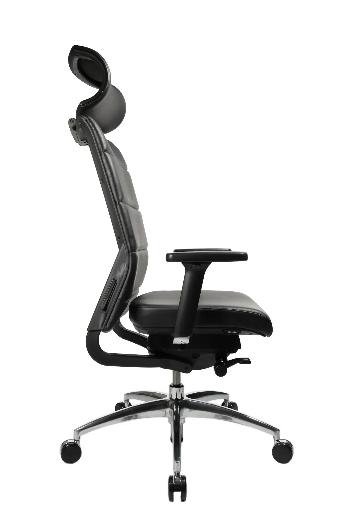 Wagner ErgoMedic 100-4 Bürostuhl mit schwarzem Lederbezug, ergonomischer Kopfstütze und Aluminium-Fußkreuz in der linken Seitenansicht.