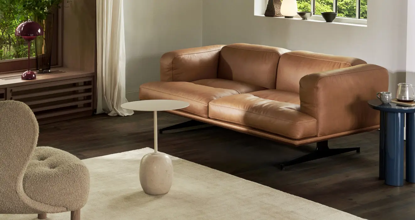 kompaktes-sofa-sessel-20-qm-wohnzimmer.webp?width=3000