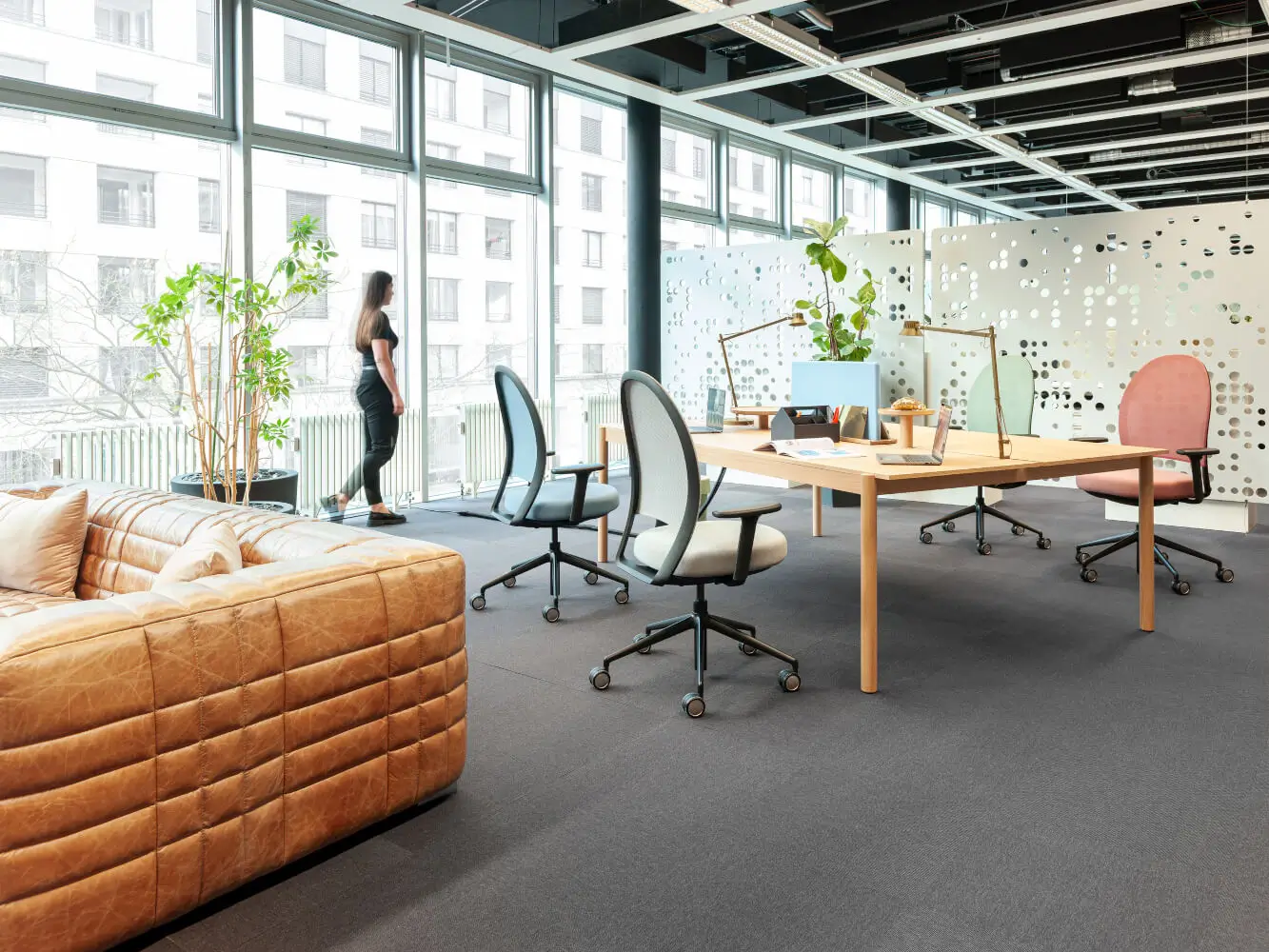 Girsberger Marva Net Bürostuhl als komfortable Sitzlösung an modernen Arbeitsplätzen.