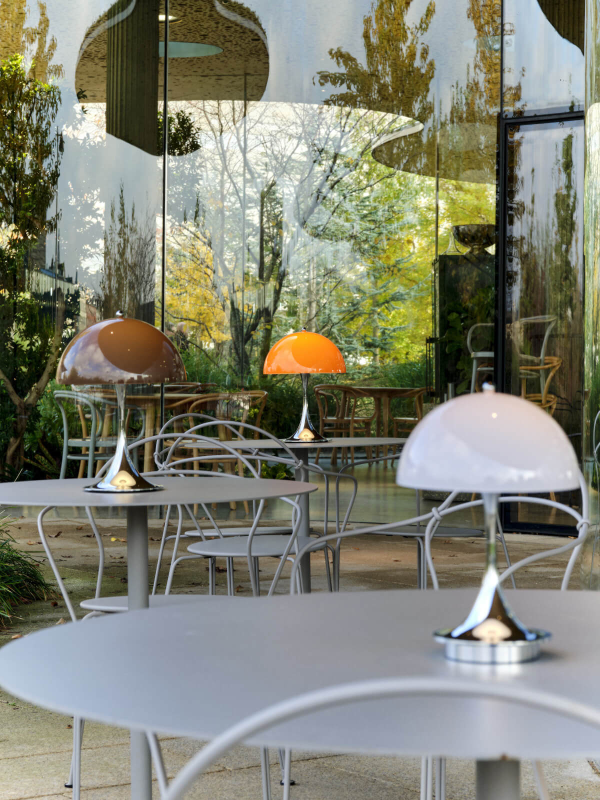 Louis Poulsen Panthella 250 Portable, mobile LED-Tischleuchte im ikonischen Design von Verner Panton, dimmbar