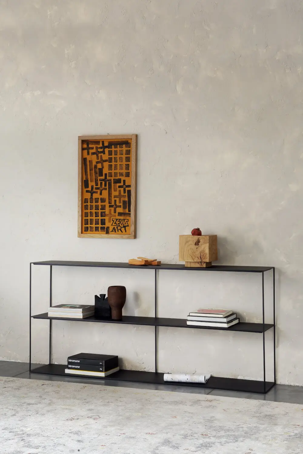 Zeus Slim Irony Sideboard mit offenen Ablagen für Bücher und Wohnaccessoires