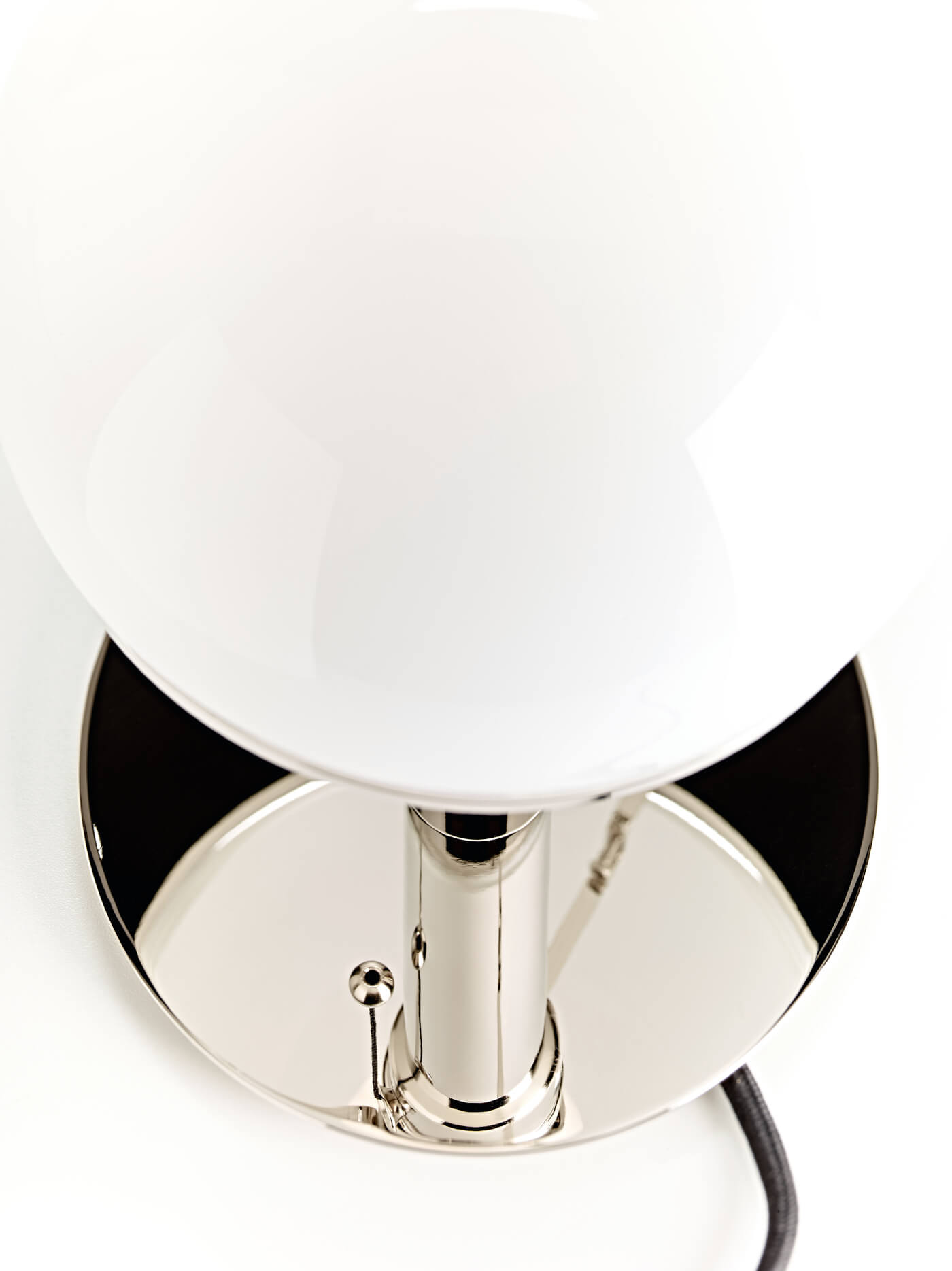 Tecnolumen Wagenfeld WA 24 Tischleuchte – zeitloses Design aus den 1920er Jahren, perfekt für moderne und klassische Innenräume