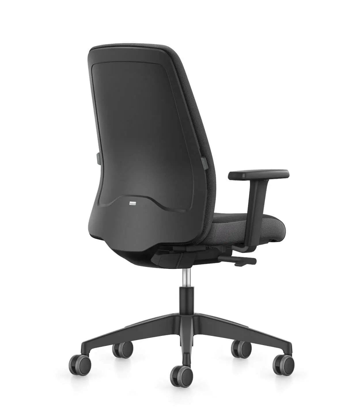 Interstuhl EVERY EV156 Bürostuhl in Schwarz mit hoher Rückenlehne und Armlehnen aus rückseitiger Perspektive