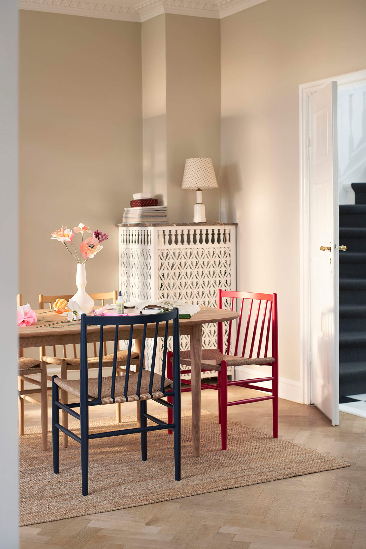 J80 Stuhl von FDB Møbler im modernen Esszimmer – funktional, zeitlos und hochwertig verarbeitet