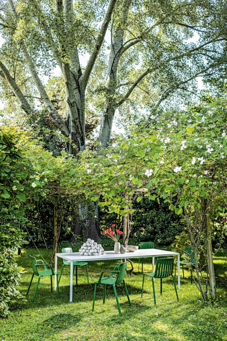 Magis Plato Stuhl – Design von Jasper Morrison Magis Plato Stuhl, leicht und robust zugleich, Design von Jasper Morrison – italienische Handwerkskunst