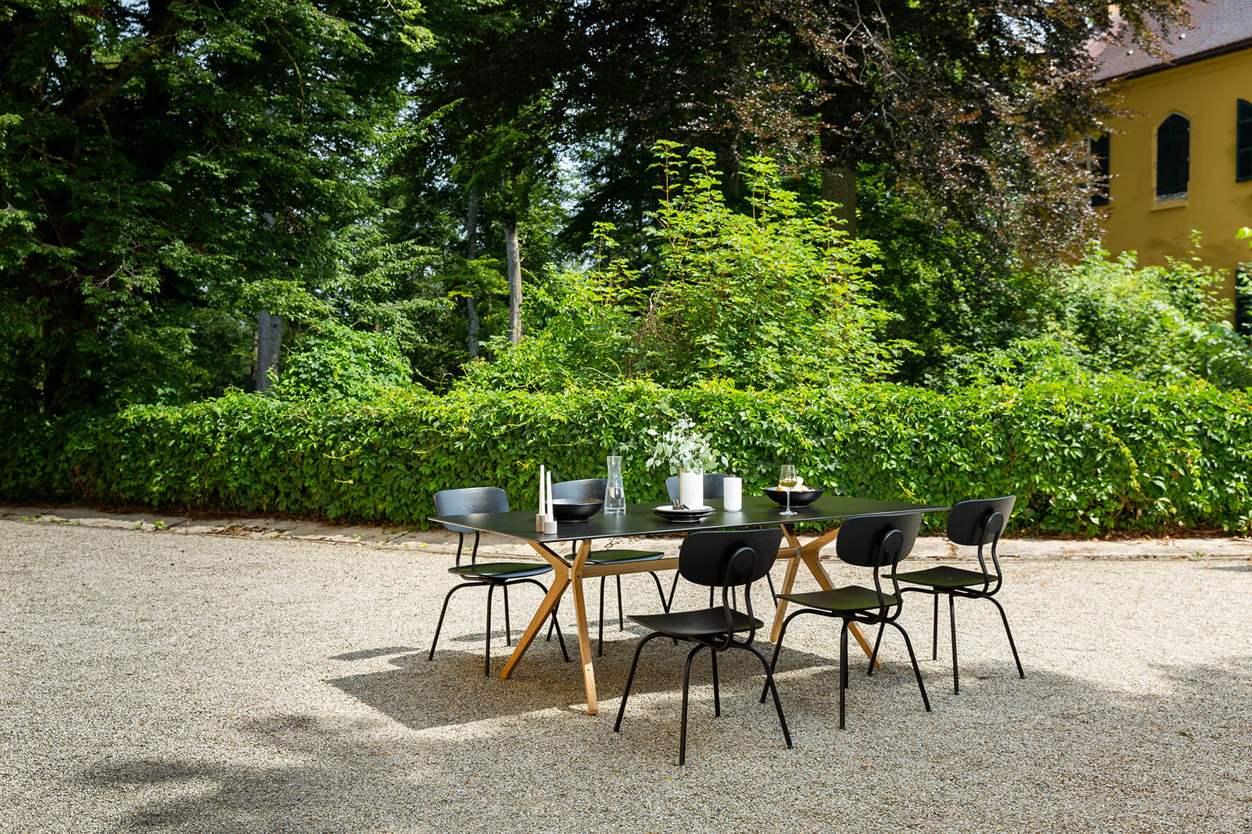 Wagner W-1970 Stuhl mit Sitzkissen, stilvoller Polsterstuhl für moderne Arbeitswelten und anspruchsvolle Innenräume