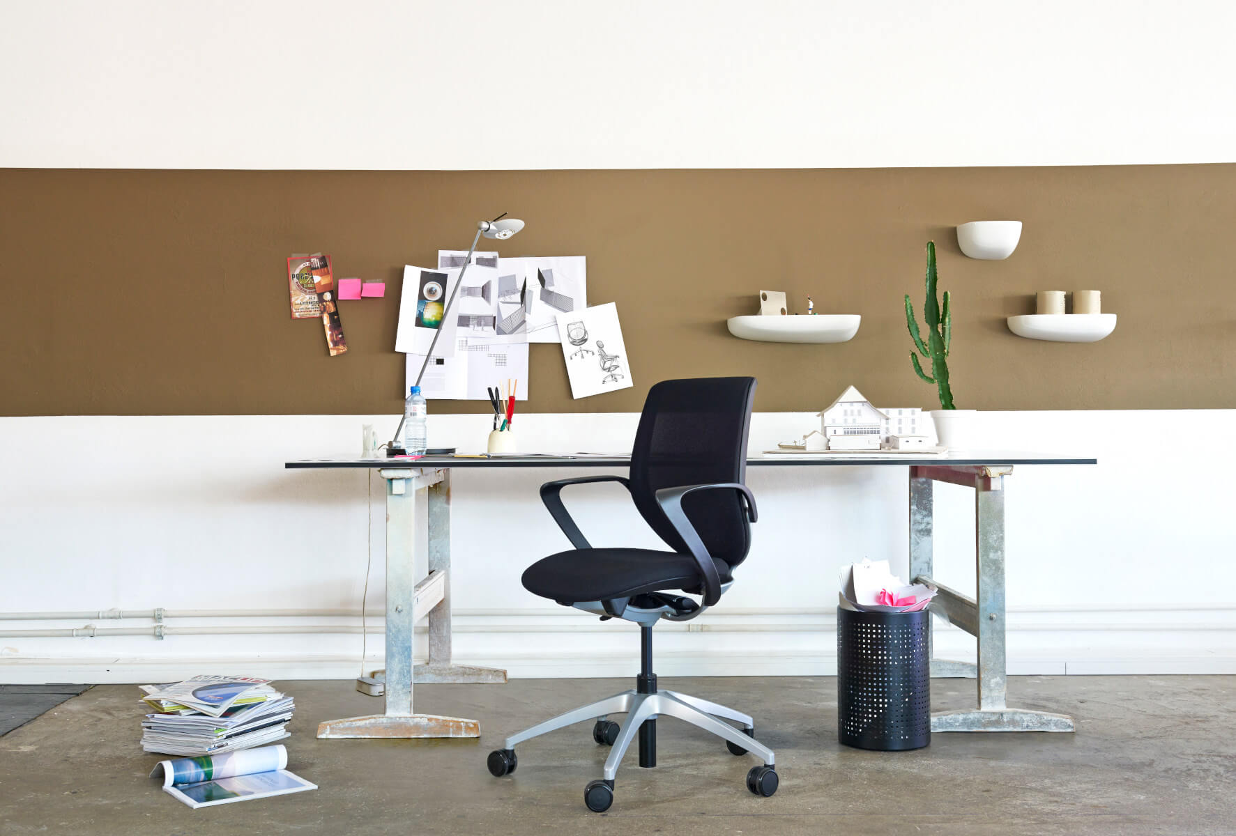 Ergonomischer Bürostuhl mit Netzrücken und moderner Optik für professionelle Arbeitsumgebungen