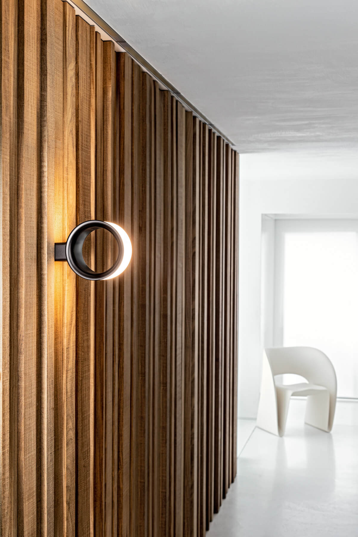 Magis Lost LED Leuchte – Modernes Italienisches Design Magis Lost LED Wand- und Deckenleuchte im modernen Wohnbereich, elegant, hochwertig und stilvolles italienisches Design