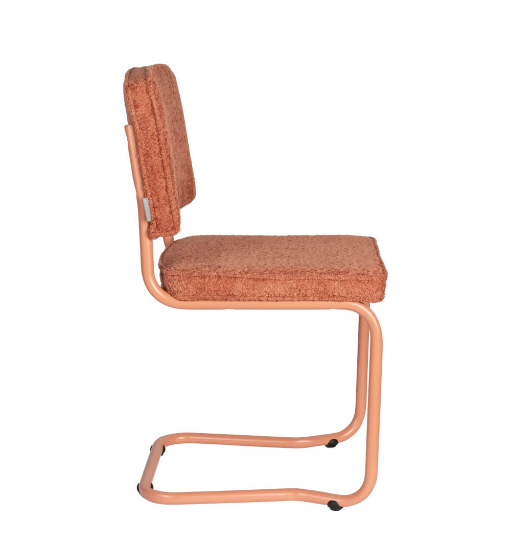 Zuiver Ridge Kink Soft Stuhl, Terra – komfortabler Designerstuhl für stilvolle Innenräume Zuiver Ridge Kink Soft Stuhl in Terra – moderner Designerstuhl mit komfortabler Polsterung und elegantem Look für Wohnzimmer und Esszimmer