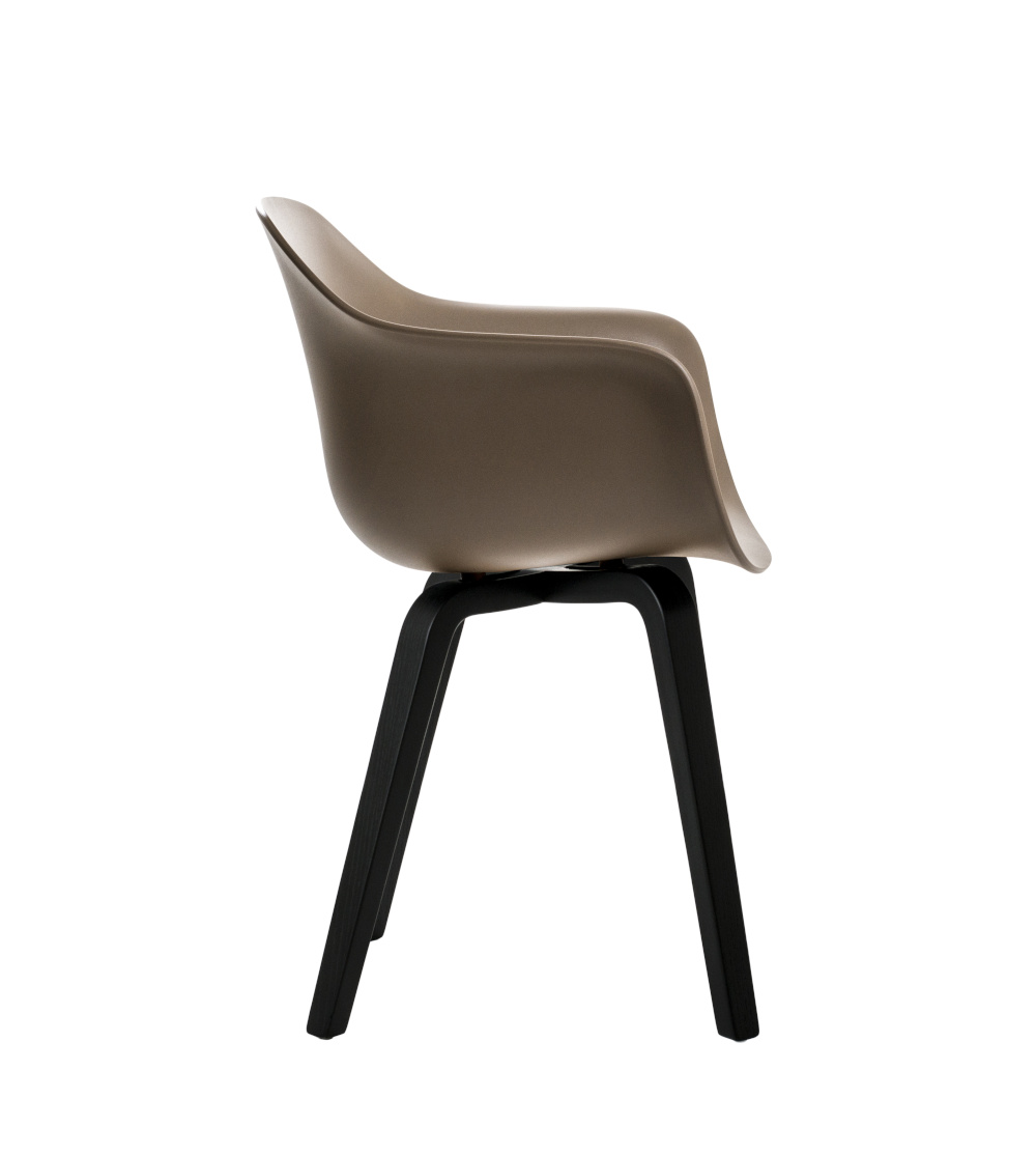 Magis Substance Armlehnstuhl, schwarz/beige, ergonomisch, langlebig, modernes Design, Made in Italy