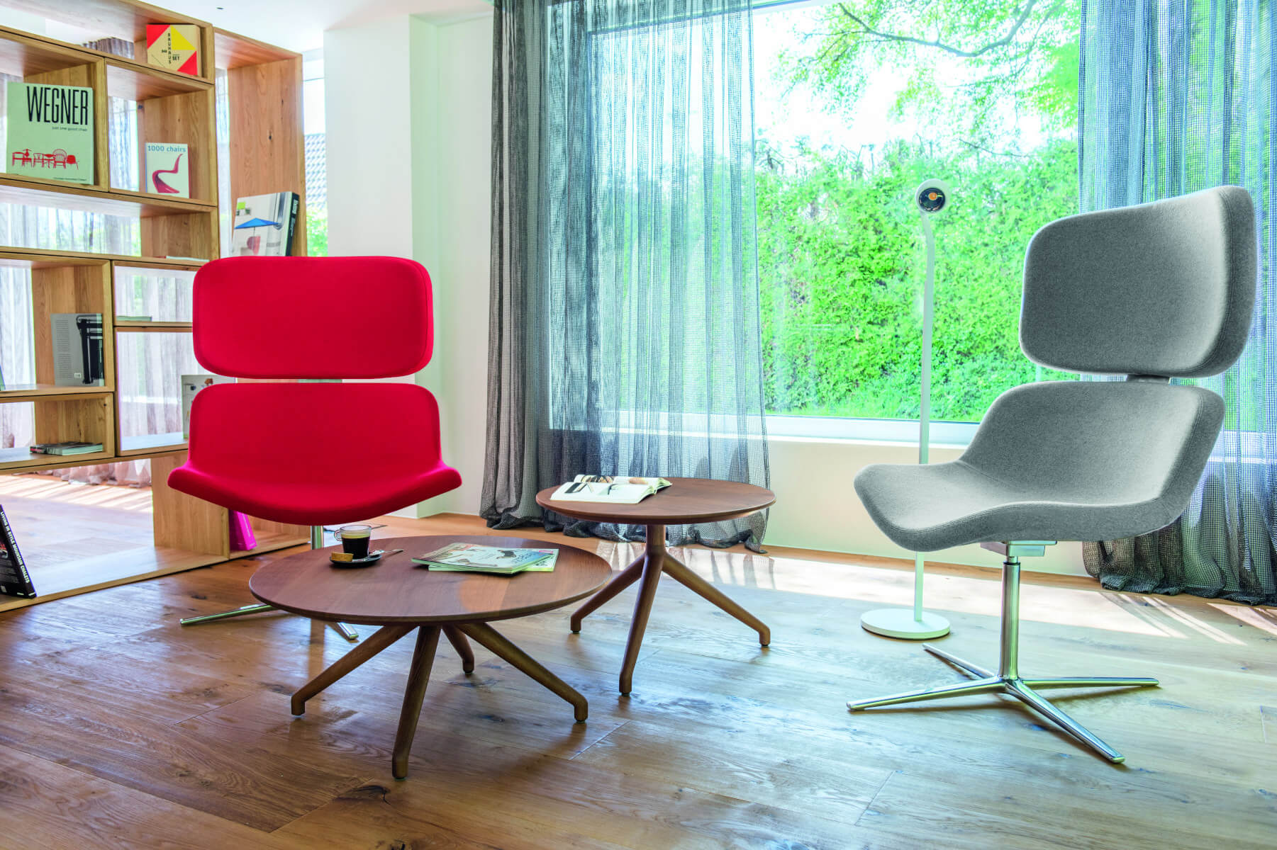 Hochwertiger Lounge Chair mit zeitlosem Design, angenehmer Sitzschale und exklusivem Komfort für repräsentative Räume.