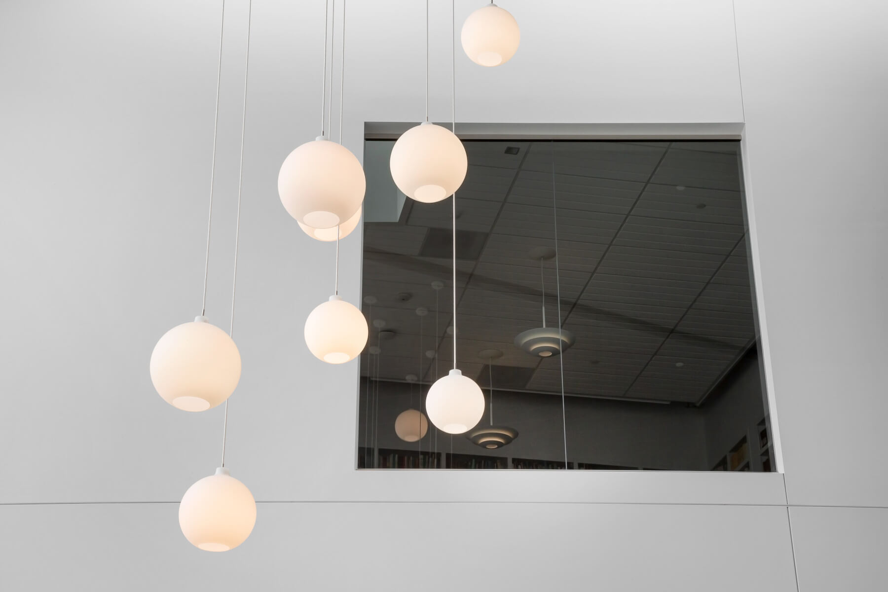 Louis Poulsen Wohlert Leuchte, vielseitige Pendellampe mit einfacher Montage und langlebigem Design.