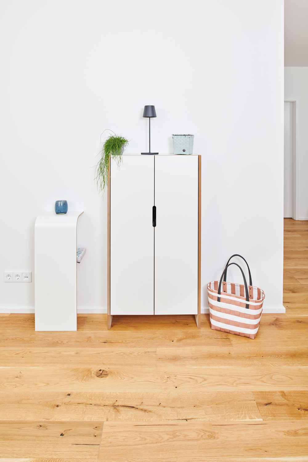 Tojo Flachmann Schuhschrank Ambiente