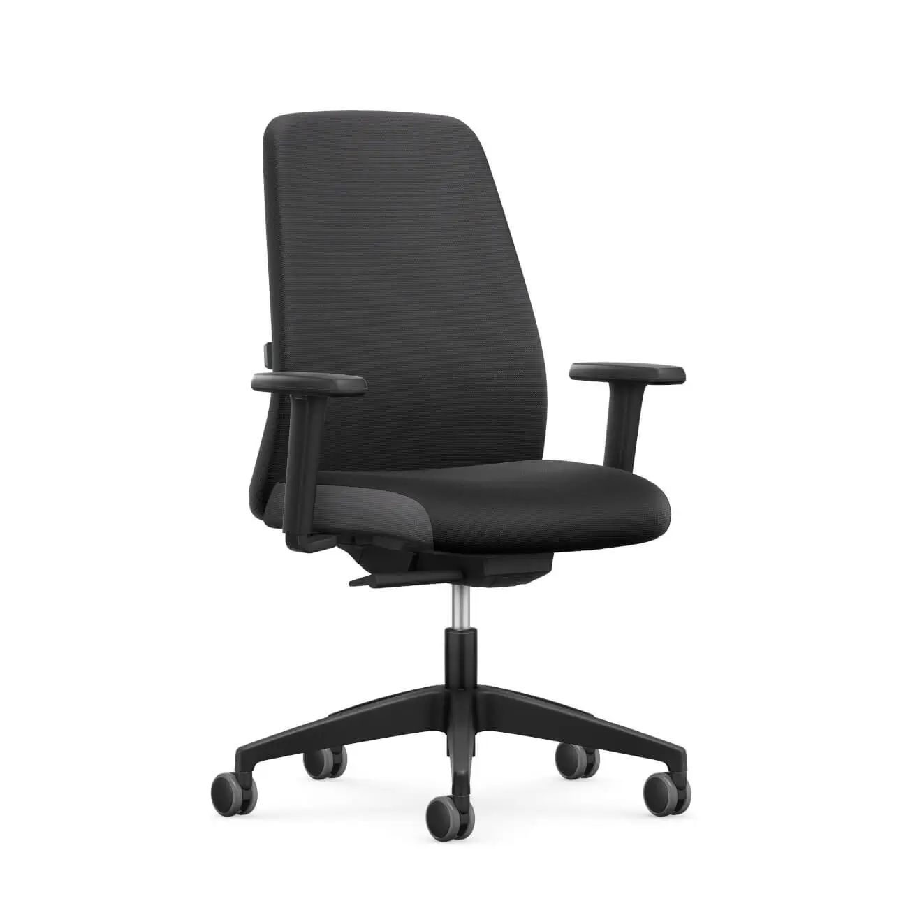 Interstuhl EVERY EV156 Bürostuhl in Schwarz mit hoher Rückenlehne und Armlehnen aus vorderer Perspektive