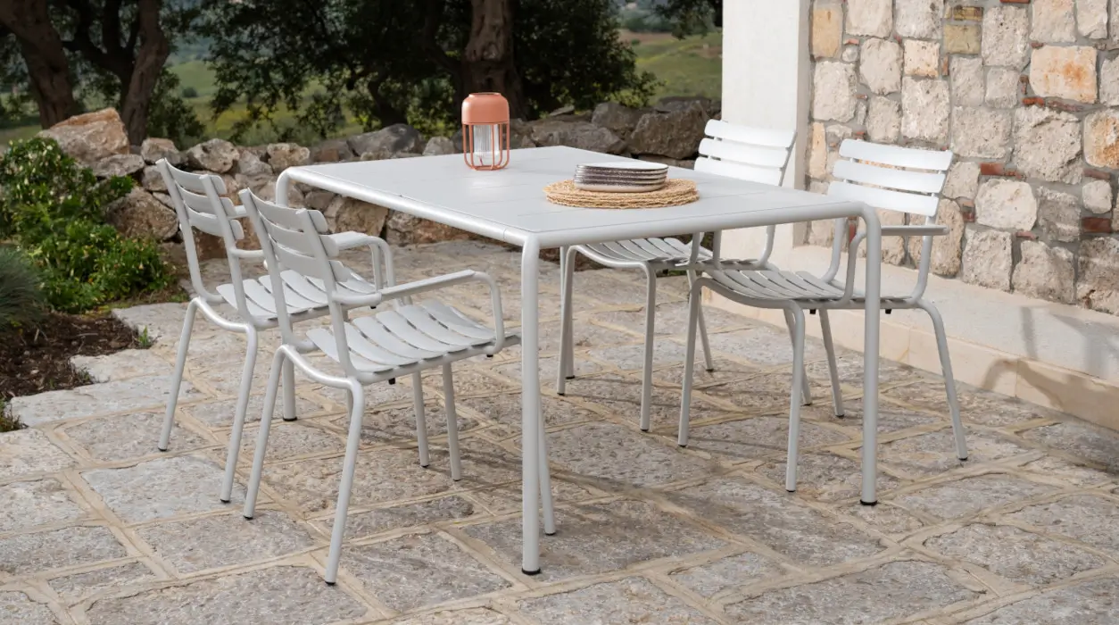 terrassenmoebel-design-fuer-vier-bis-sechs-personen.webp?width=3000