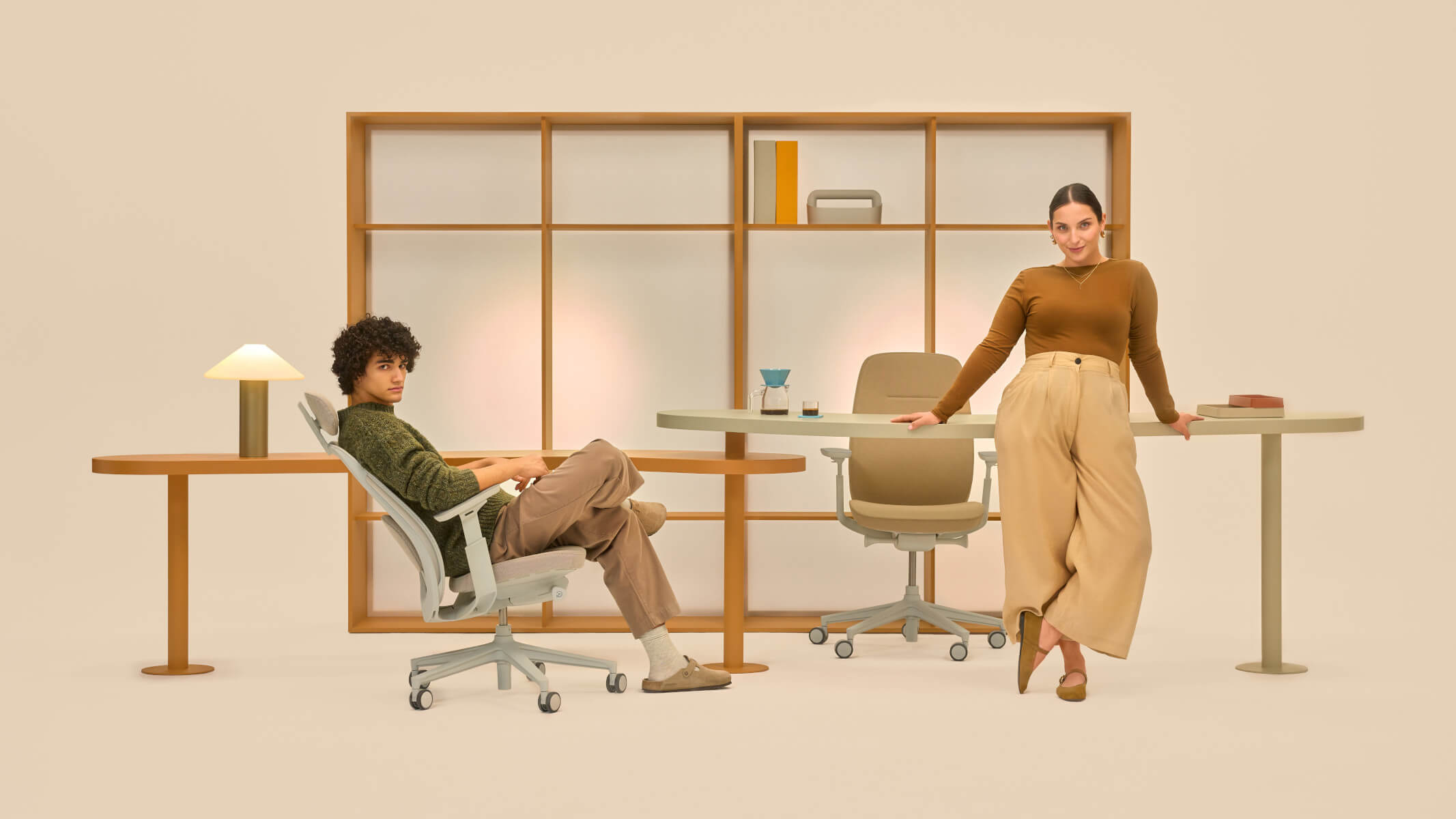 Komfortabler Profim Pace 150SFL Bürostuhl mit Netzrückenlehne und gepolsterter Sitzfläche für langes Arbeiten