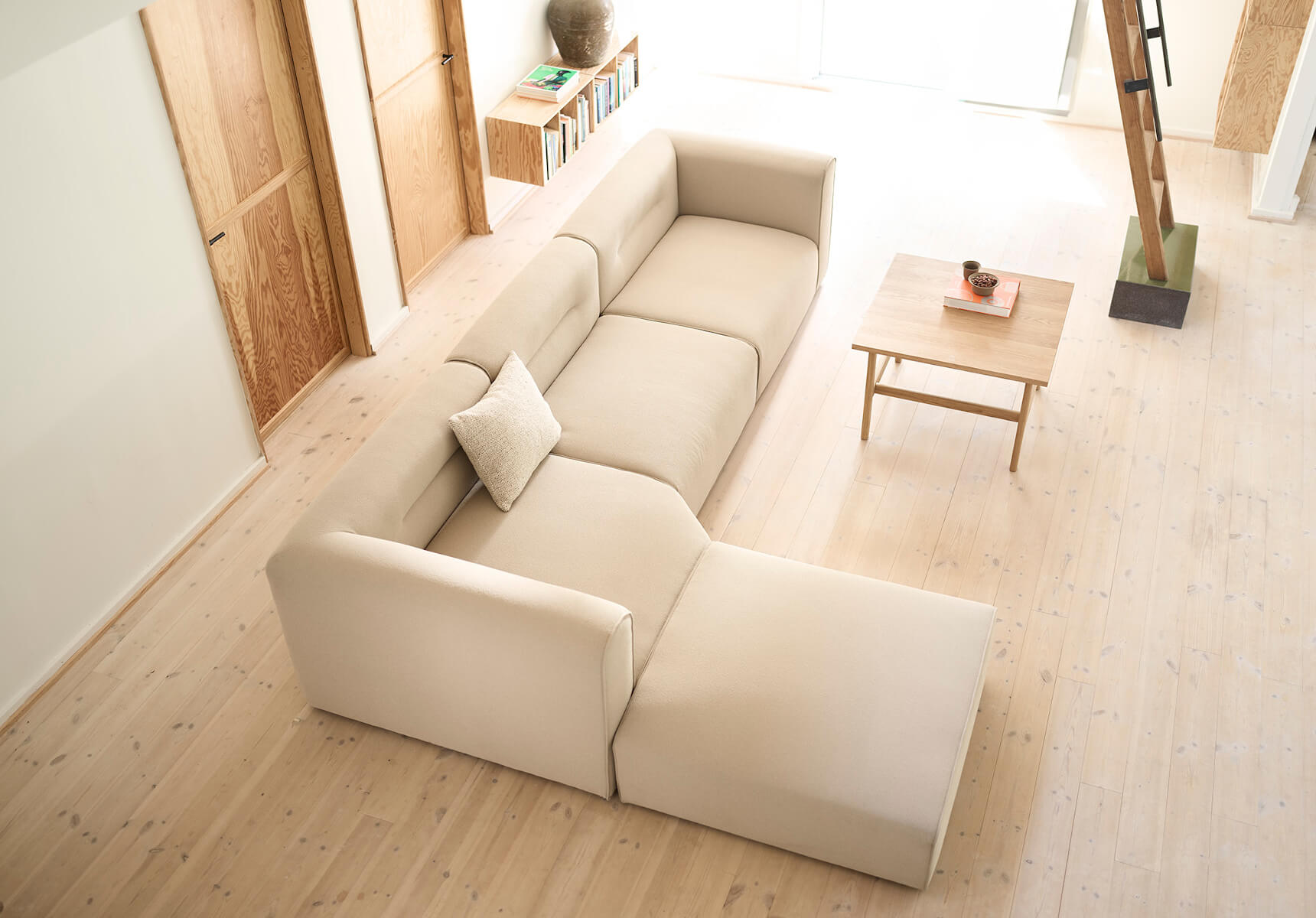 Eleganter D33 Couchtisch von FDB Møbler in heller Eiche – funktional und stilvoll im modernen Ambiente