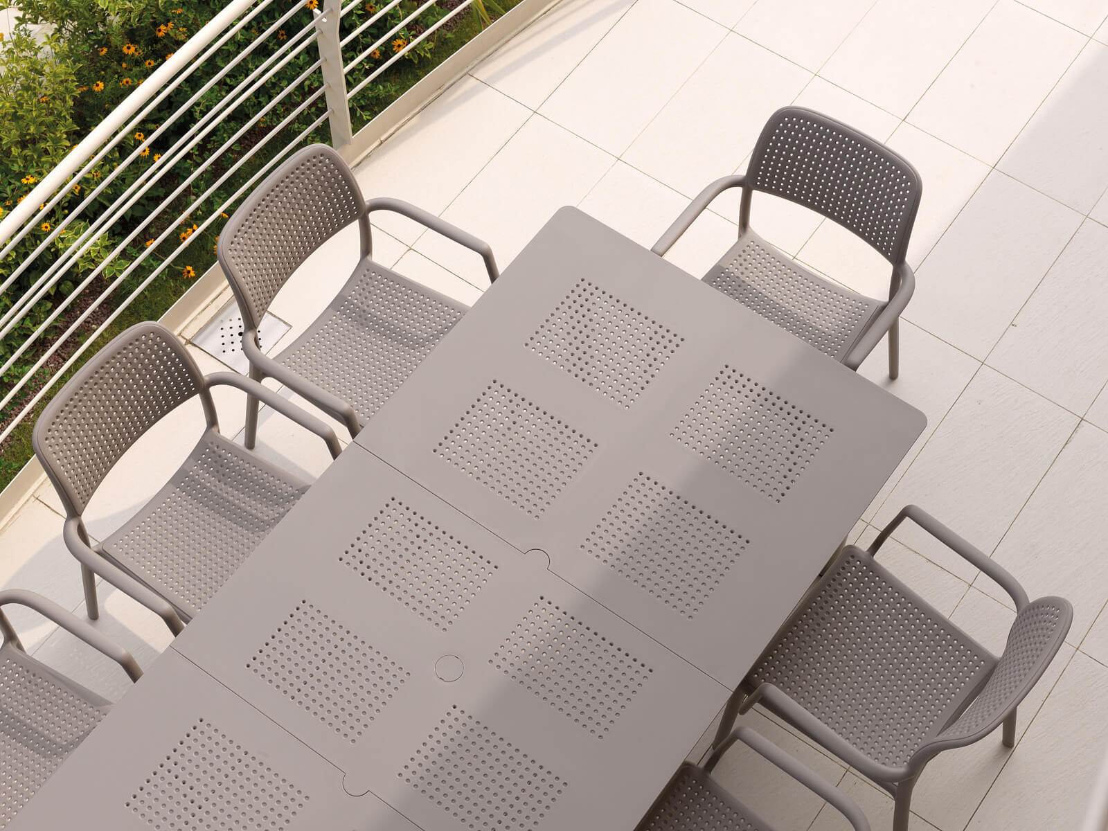 Nardi Libeccio Ausziehtisch aus Polypropylen, leicht, pflegeleicht und langlebig – komfortables Outdoor-Möbel