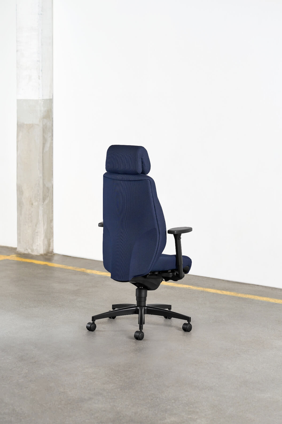 Hochwertiger Giroflex 24h Bürostuhl 60-9829-24H, ergonomische Sitzlösung für Dauerbetrieb, stabil und individuell einstellbar