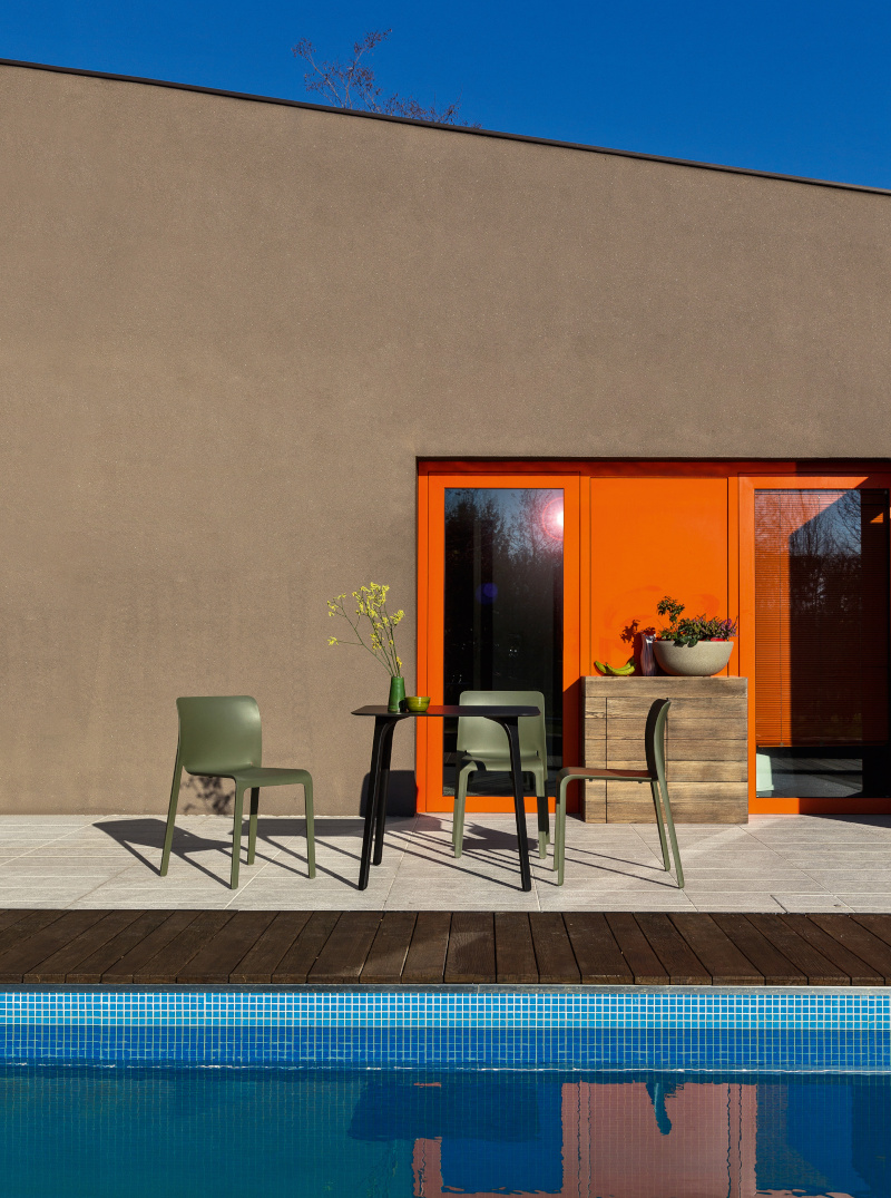 Magis First Tisch mit klarer Linienführung, stabil, hochwertig und vielseitig nutzbar – stilvolles Wohnambiente