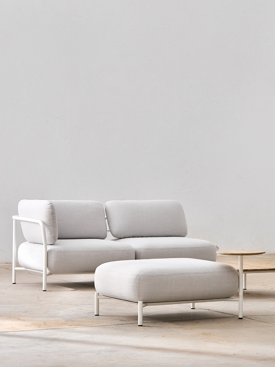 Design Softline Club Hocker mit komfortabler Polsterung, moderner Sitzhocker für flexible Wohnkonzepte