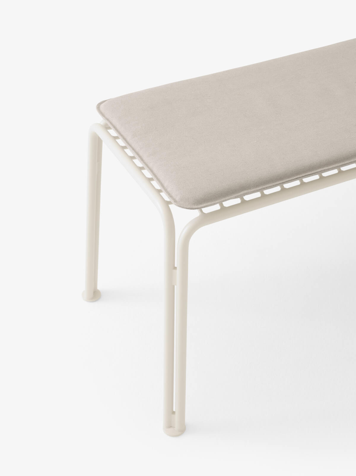 &Tradition Thorvald SC112 Sitzkissen Sitzbank, bequemes Polster für Gartenbank, modern