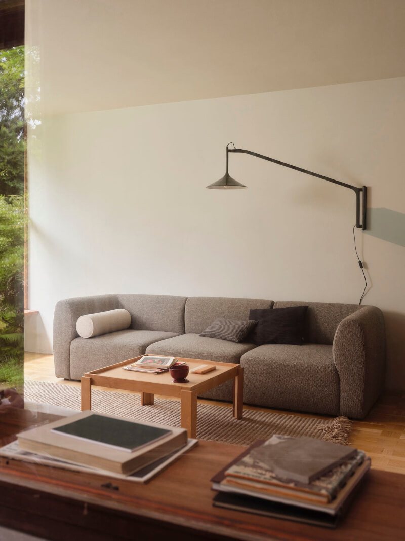 FDB Møbler U17 Hasle Wandleuchte im Wohnbereich, schlichtes dänisches Design, funktional und stilvoll beleuchtend