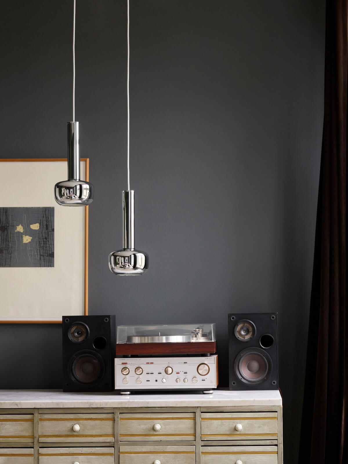 Design-Pendelleuchte VL 56 von Louis Poulsen, klassische Form mit hochwertigem Licht für Wohn- und Arbeitsräume.