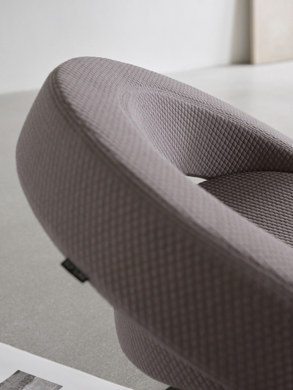 Hello Drehsessel von Softline, ergonomisch gepolstert, drehbar, langlebig und perfekt für entspannte Stunden