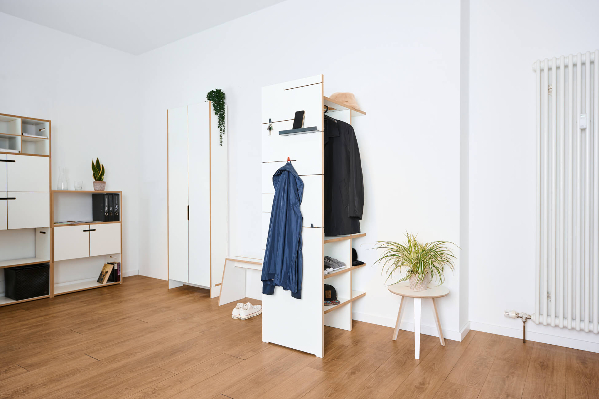 Tojo Angeber Garderobe Ambiente
