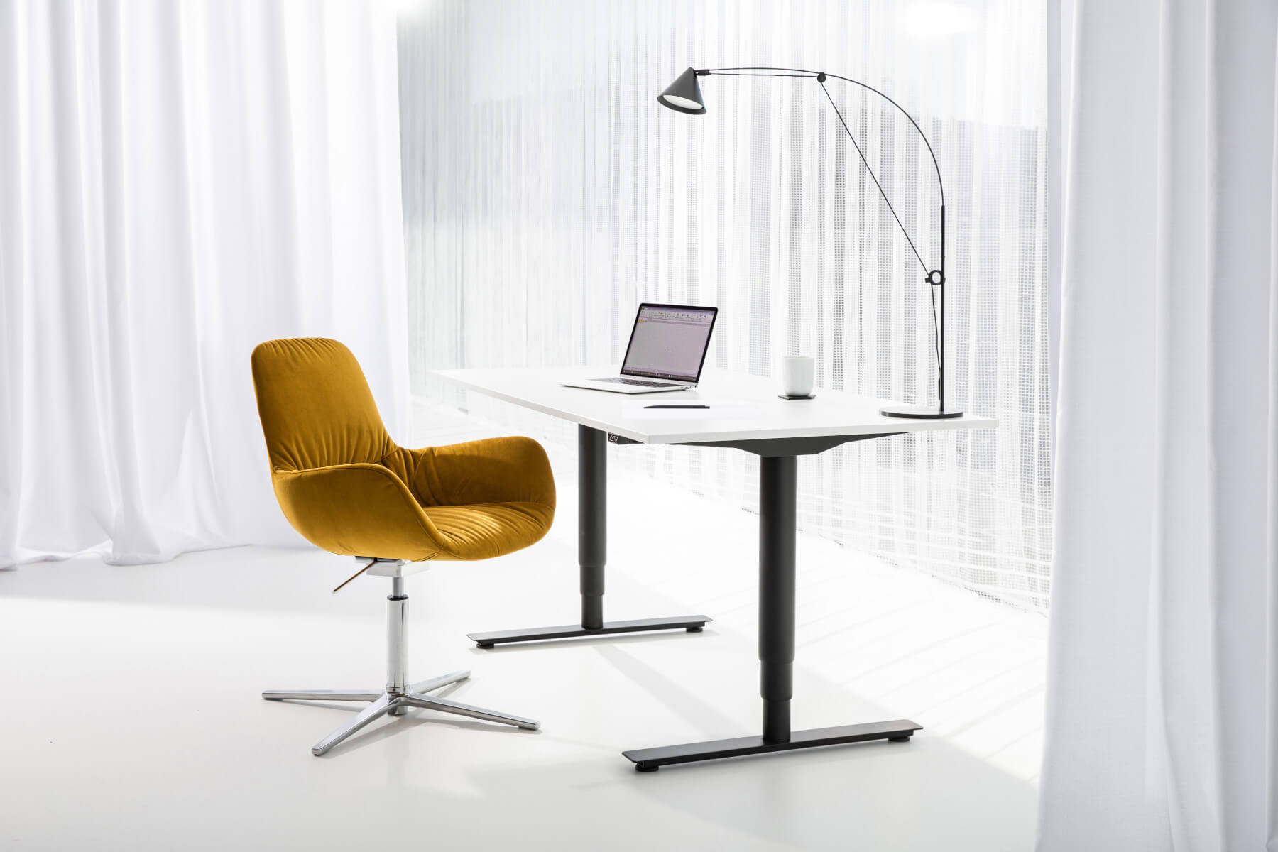 Wagner W-Club Compact Sessel mit 4-Strahl-Gestell, höhenverstellbar, ergonomisch und modern für Büro oder Homeoffice