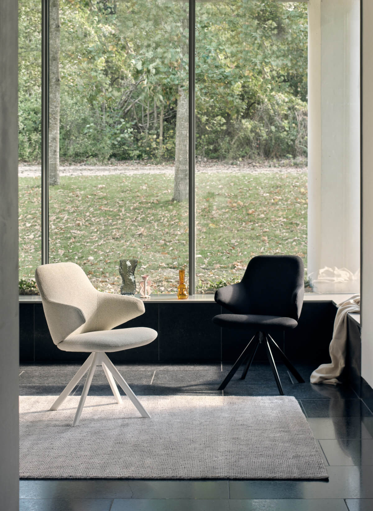 Moderner Softline Nuuk Drehsessel mit 360-Grad-Drehfunktion, komfortabler Lounge-Sessel für Wohnräume