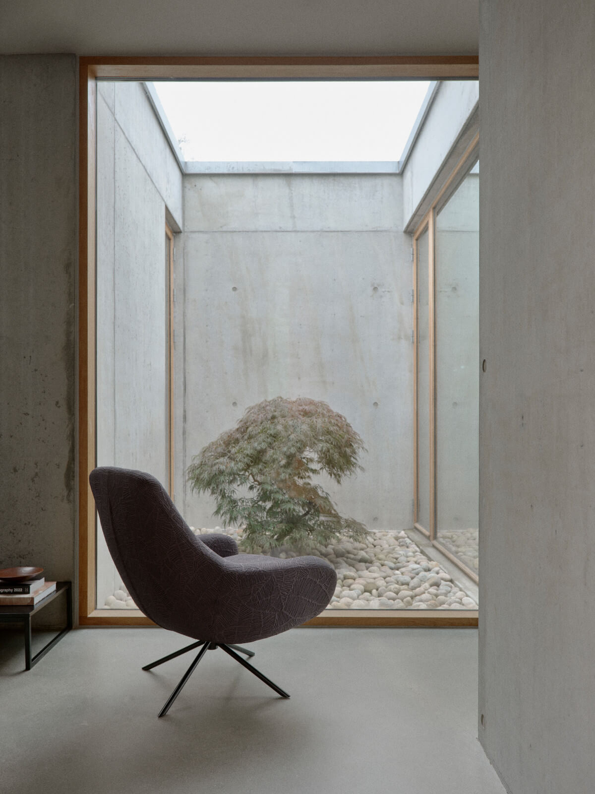 Moderner Noomi Drehsessel von Softline, bequemer Polstersessel mit 360-Grad-Drehung für Wohnzimmer oder Büro