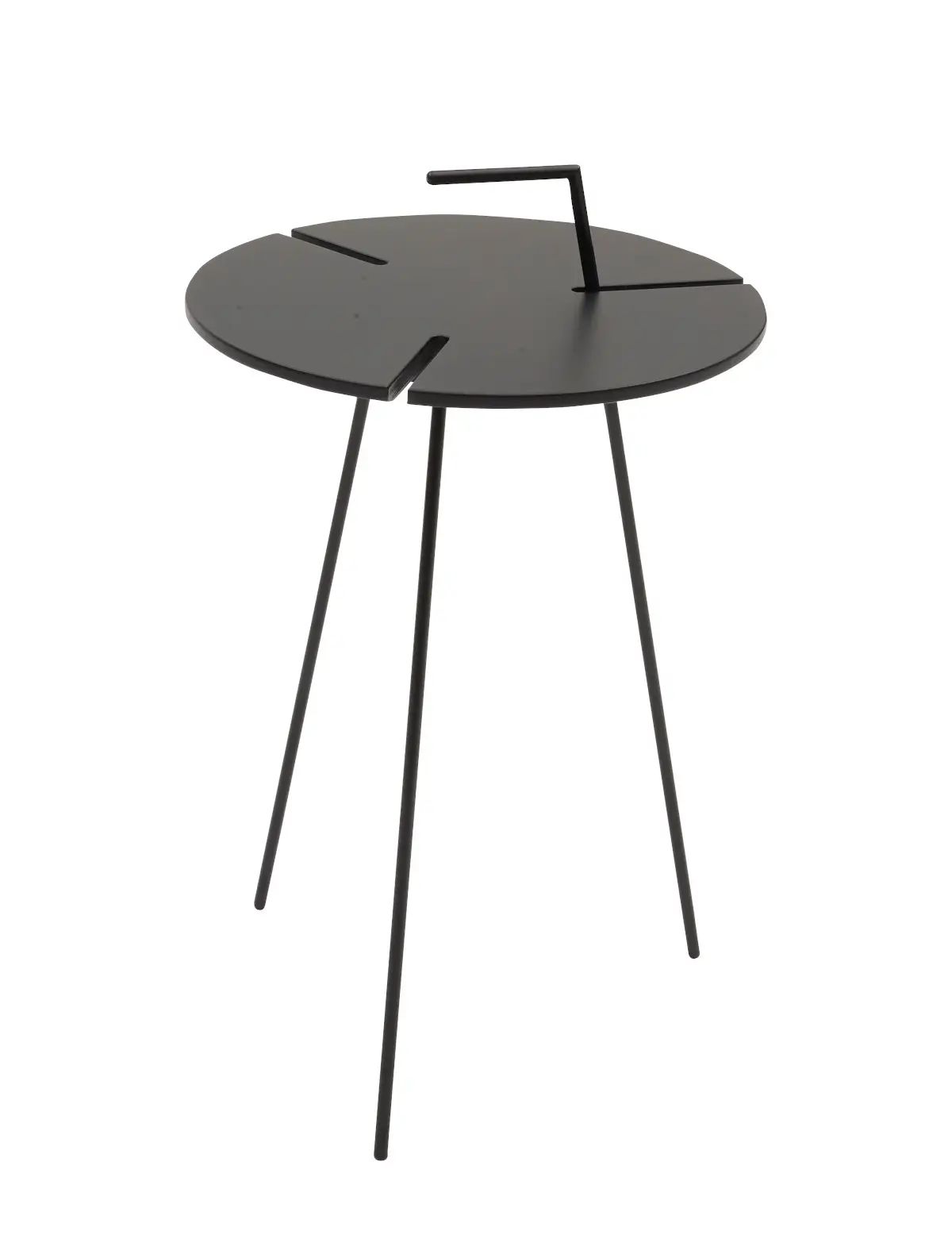 Softline Stok Beistelltisch in Schwarz aus vorderer Perspektive mit runder, geschlitzter Tischplatte, integriertem Griff und drei filigranen Beinen.